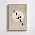 Affiche Japonaise – Voler vers la Lune | Poster Minimaliste Japonais | Art Zen et Poétique | Grues en Vol sous la Lune-0